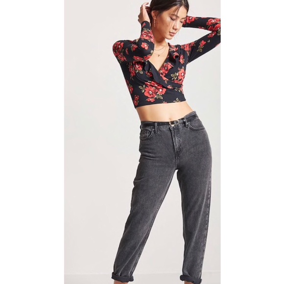 Forever 21 Tops - NEW Forever 21 Floral Surplice Ruffle Crop Top